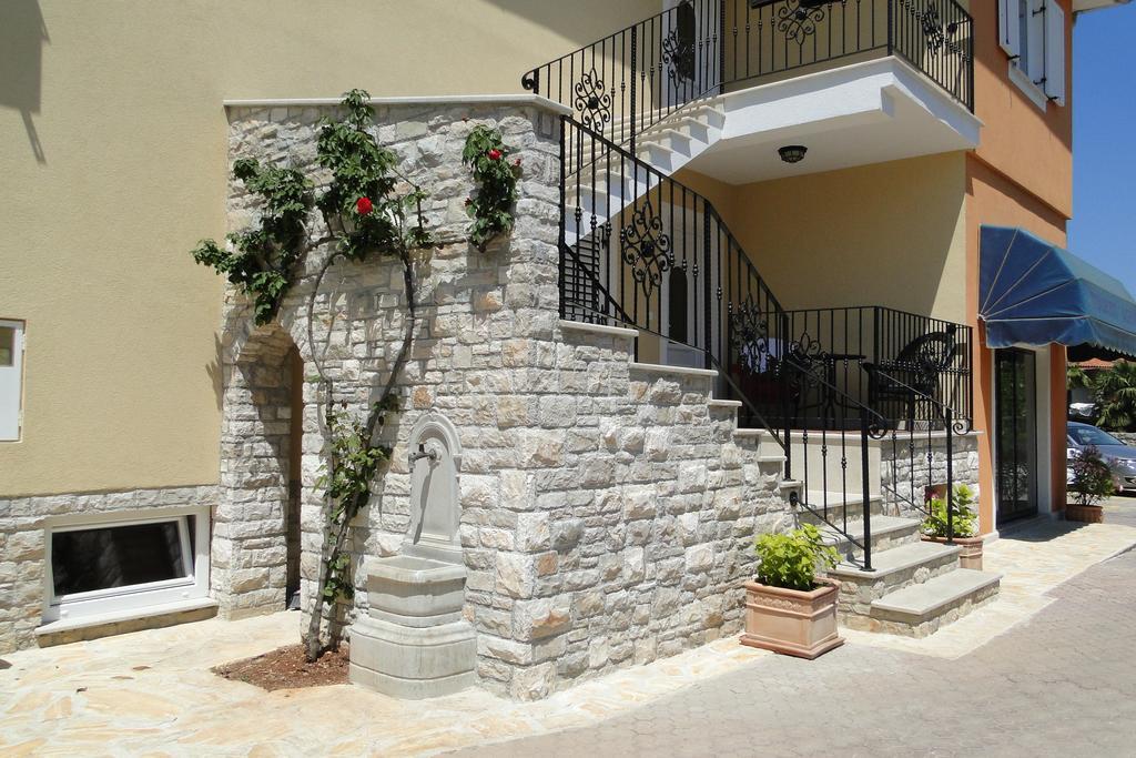 Apartments Villa Ela Umag Buitenkant foto