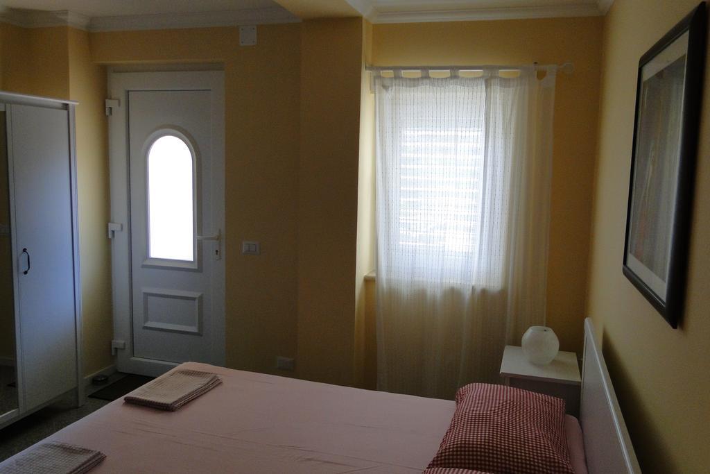 Apartments Villa Ela Umag Buitenkant foto
