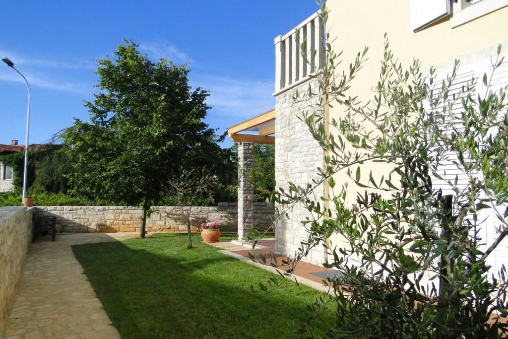 Apartments Villa Ela Umag Buitenkant foto